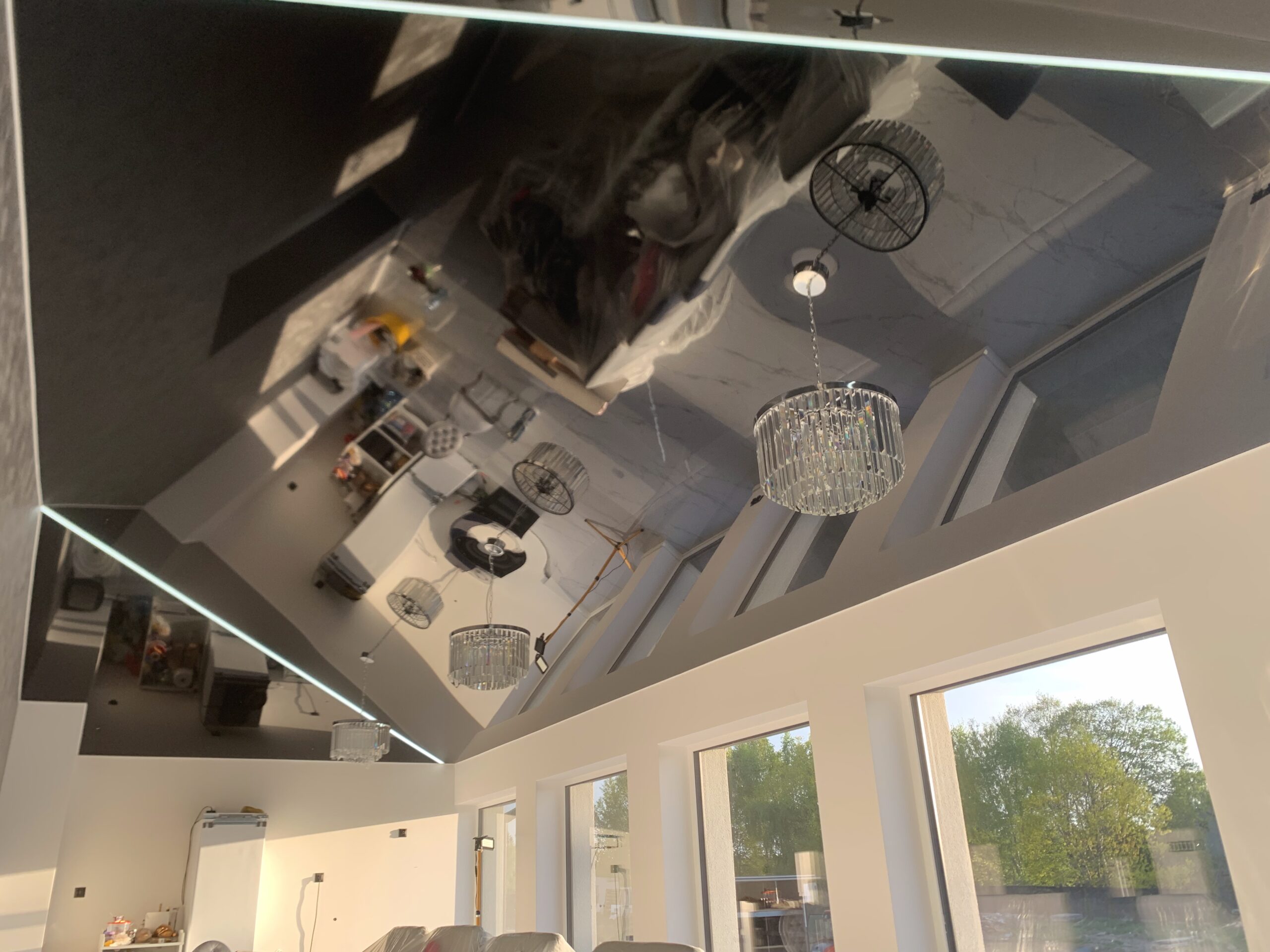 цена на натяжные потолки